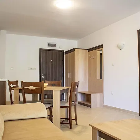 Puldin Suites Lägenhetshotell Slăntjev Brjag